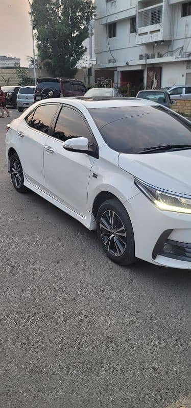 Toyota Altis Grande 2017 1