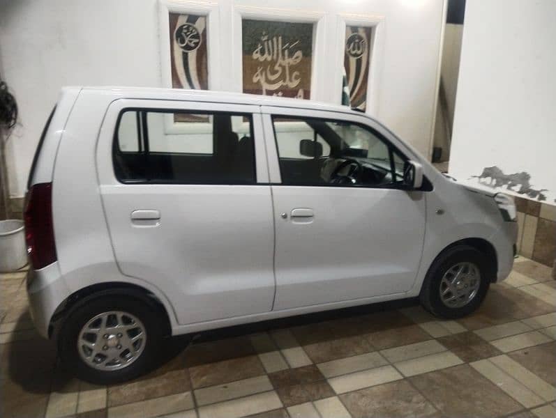 Suzuki Wagon R 2022 15