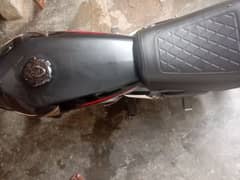 Honda 125 urgently sale 10 by 10 all ok ha price ma discont ho Jaye ga