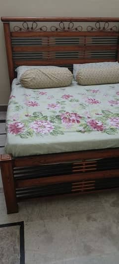 irion bed queen size 25with mattress