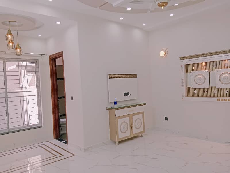 1 Kanal Brand New Dubble storey house available for sale in NfC phase 1 college Road Lahore 15