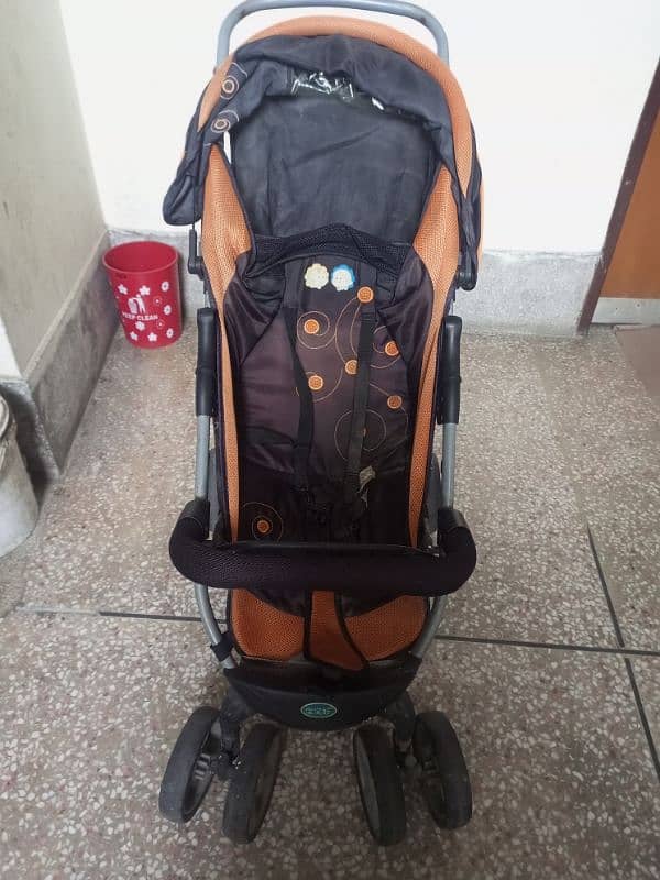 Pram for new born to toddlers like new condition imported wheel 1