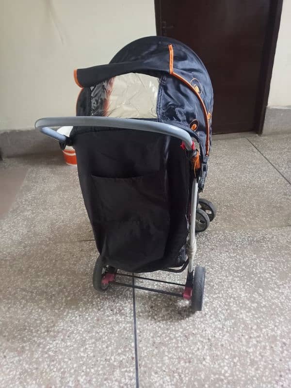 Pram for new born to toddlers like new condition imported wheel 2