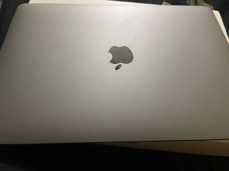 macbook air M1 in mint condition for sale 1