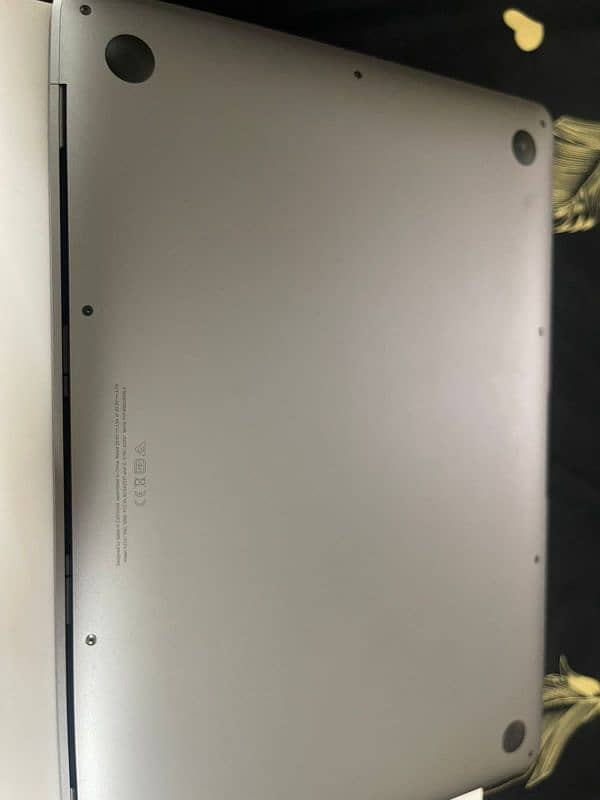 macbook air M1 in mint condition for sale 2