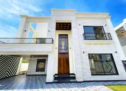 10 Marla Alluring Upper Portion On Top Location For Rent In DHA Phase 6 Lahore 0