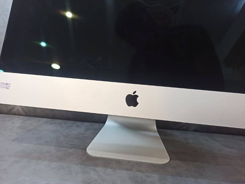 iMac 2019 i5 4GB card 21.5" 4K retina 2