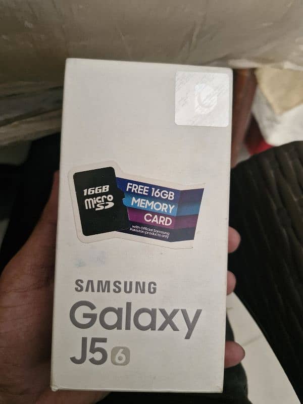 samsung j5 2016 with box 0