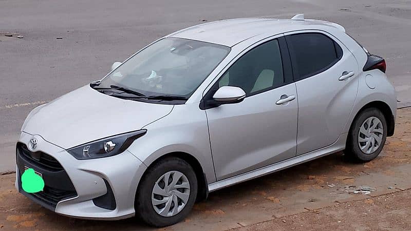 car for sell Toyota Yaris 2021 1