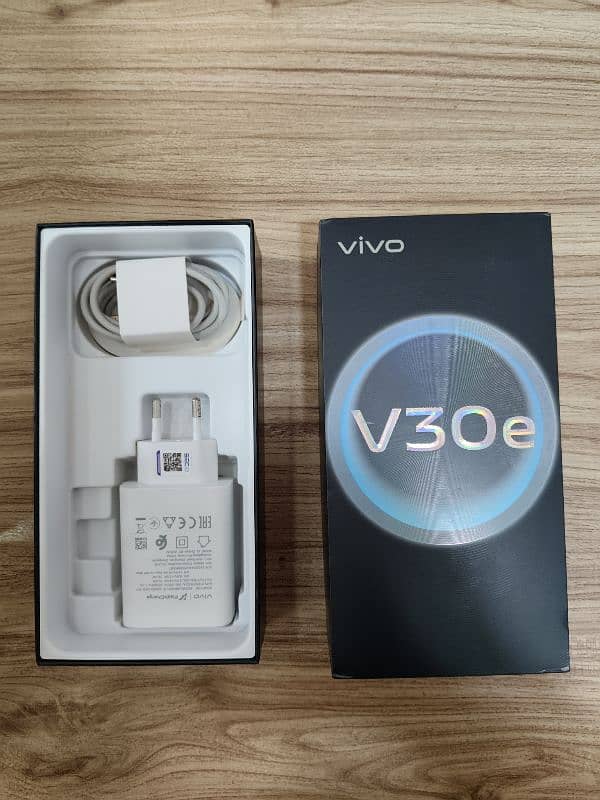 Vivo V30e / 8GB Ram 256GB Storage 1