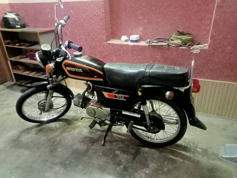 Honda CD 70 1982 model unique item 2