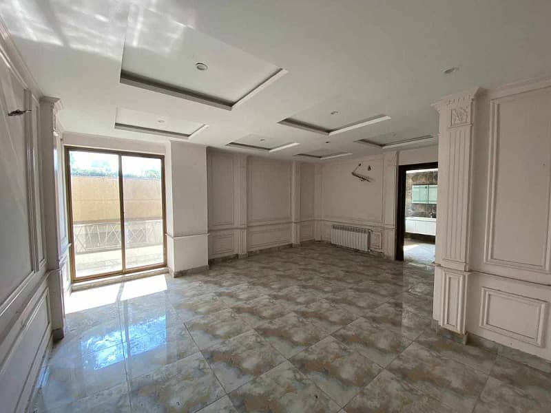 3 Bed Apartment For Sale at Reasonable Price Facing Park 0