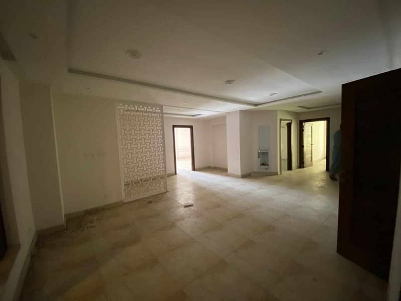 3 Bed Apartment For Sale at Reasonable Price Facing Park 8