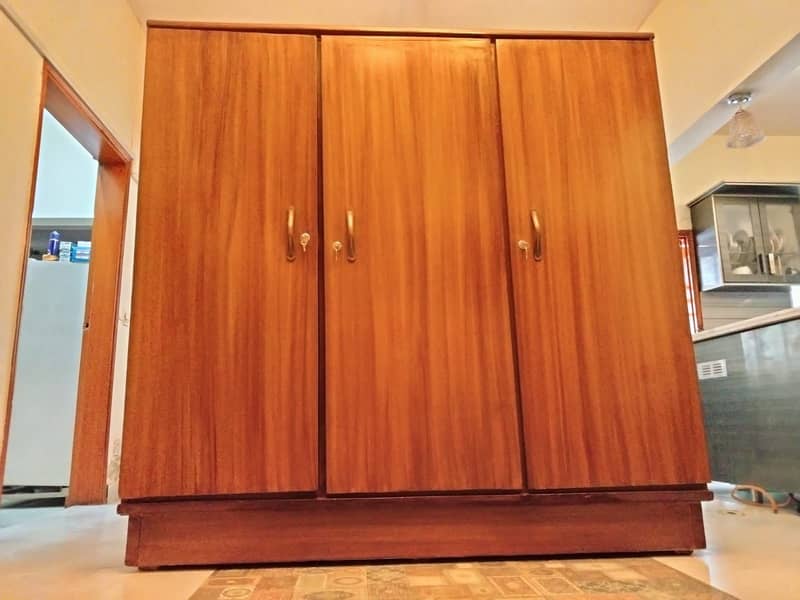 3 Panel cupboard 3