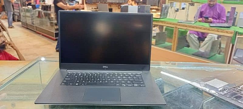 Dell precision 5530 i7 8th Gen 1