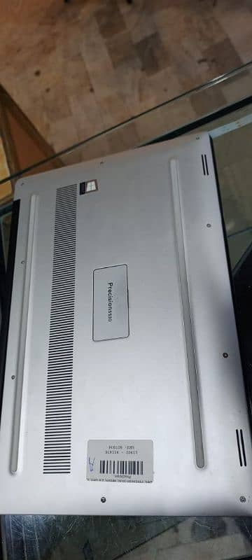 Dell precision 5530 i7 8th Gen 4