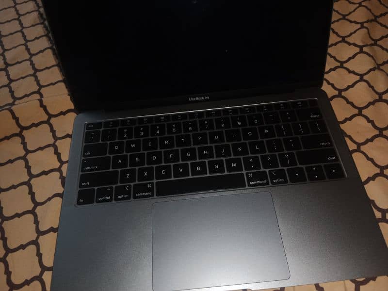 Macbook Air 2019 8/256Gb 1