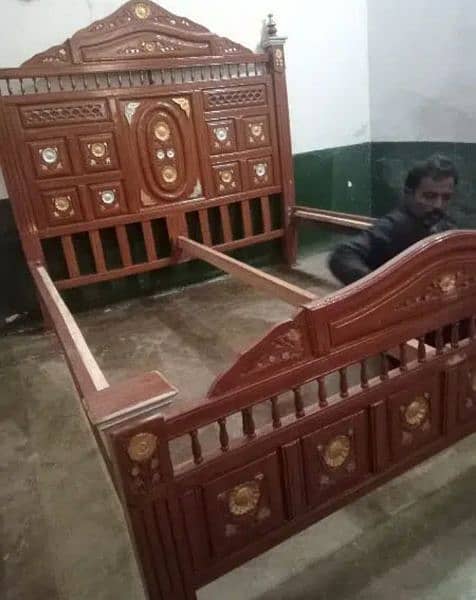 taali wooden bed almost new less used 6