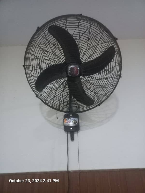 Mega Bracket Fan New Condition 4