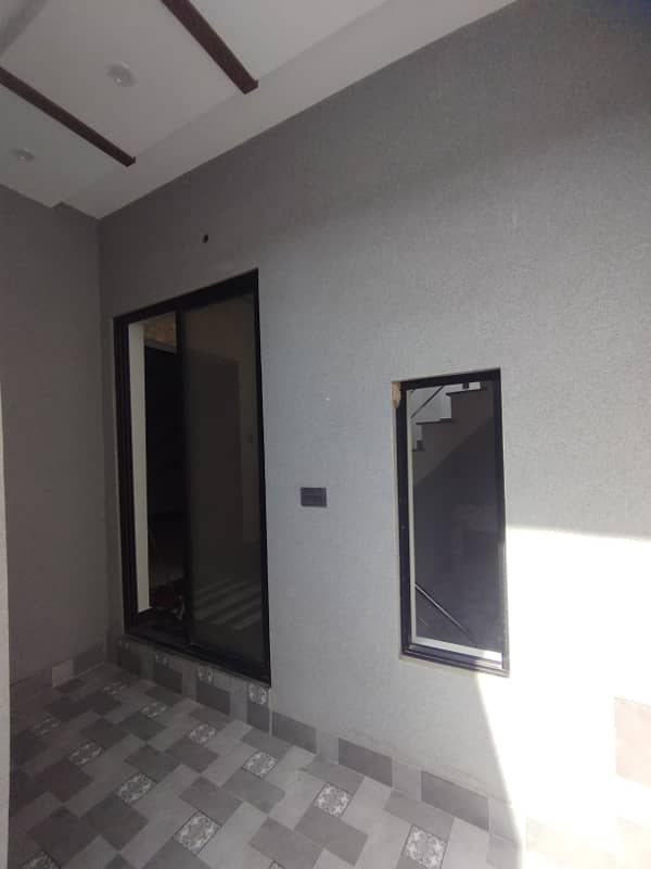 10 Marla House for Sale in LDA Avenue 1, J Block 5 Bedrooms, 350 Lac 10