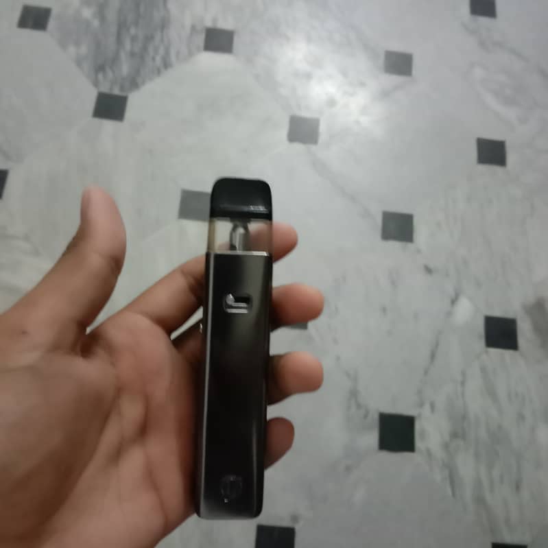 2 pods. (vaporesso xros pro and OXVA Xlim pro) 4