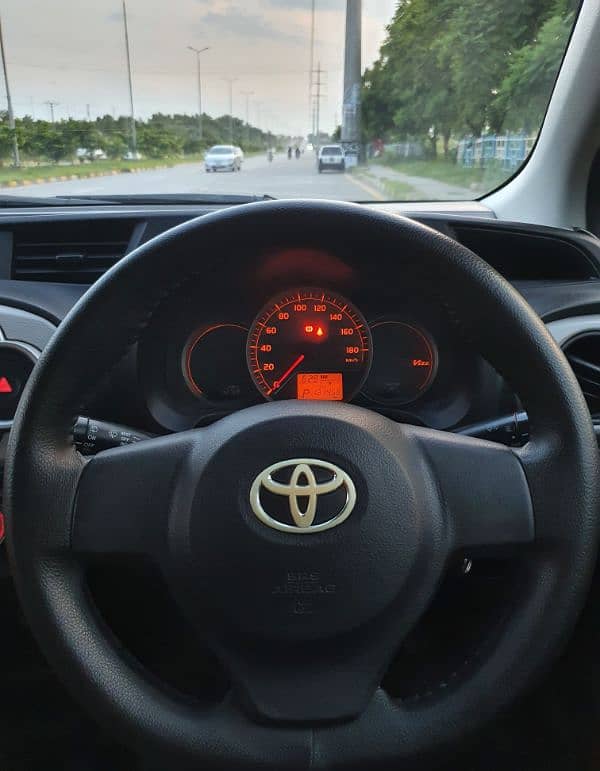 Toyota Vitz 8