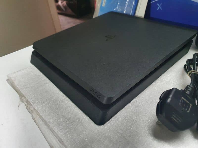 Ps4 slim 500gb mint condition 5