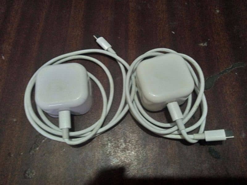 IPad Pro M1 20watt Original charger 0