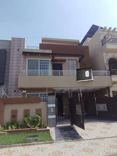 10 Marla House for Sale in LDA Avenue, M Block 5 Bedrooms, 330 Lac 0