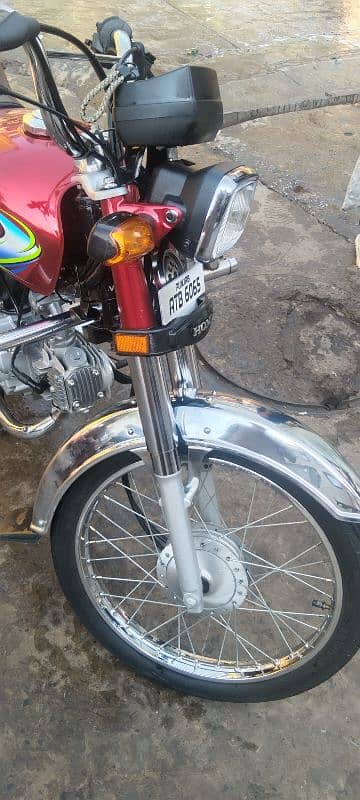 Honda CD70 for Sale 11