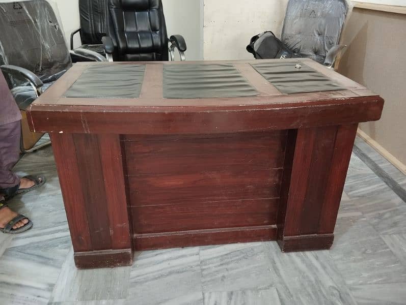 office Table for sale 2