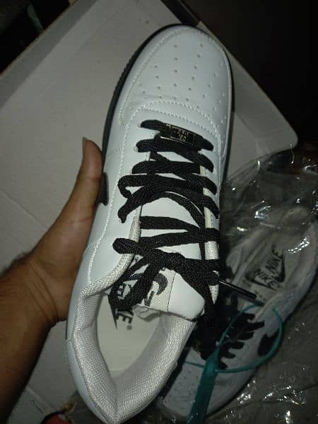 Brand New Premium Sneakers 41/7size 1