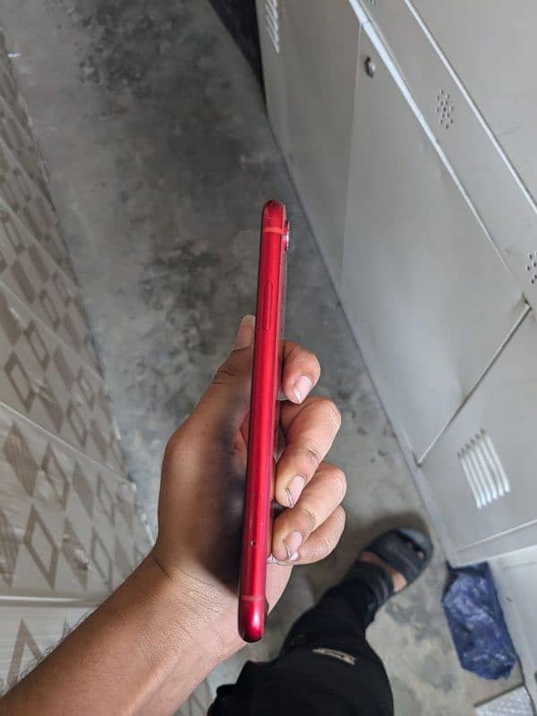 iphone XR PTA Approved 64gb totally original just miner dut see in pic 5