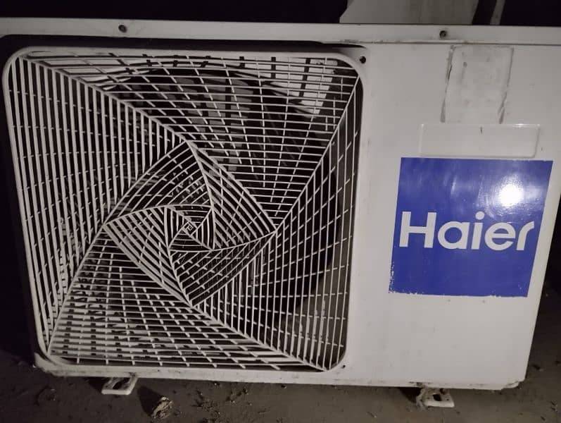 haier ac 1 ton good condition 1