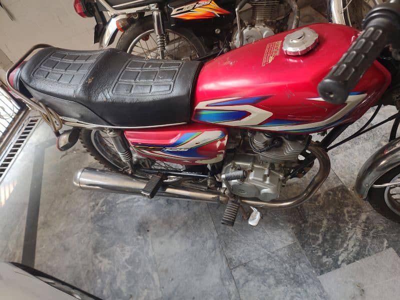 Honda 125 Genuine 3