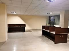 1300 Sqft Semi Furnished Office On Gound Floor Main Boulevard Gulberg For Rent Original Pics