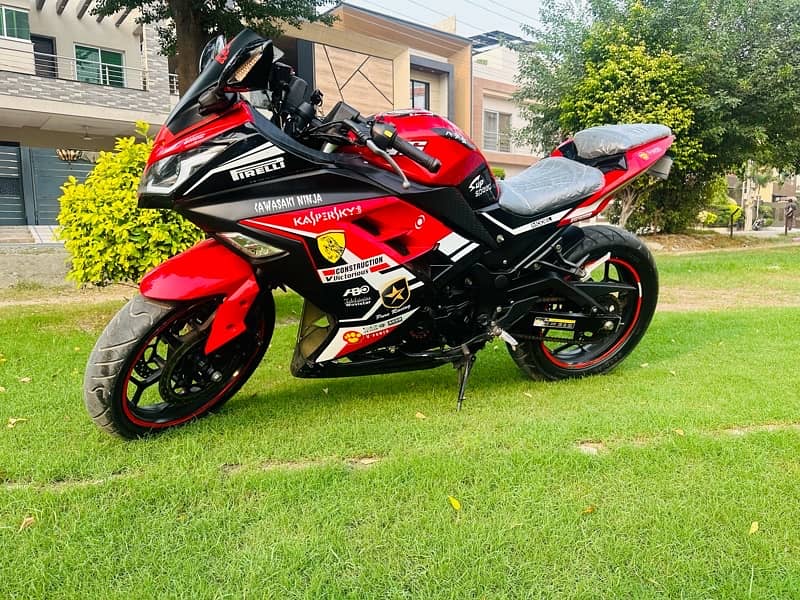 2023 model Kawasaki ninja brand new condition non exeident first owner 8