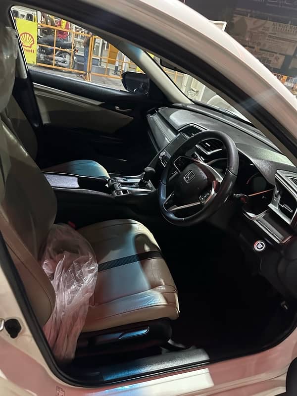 Honda Civic Oriel 2018 4