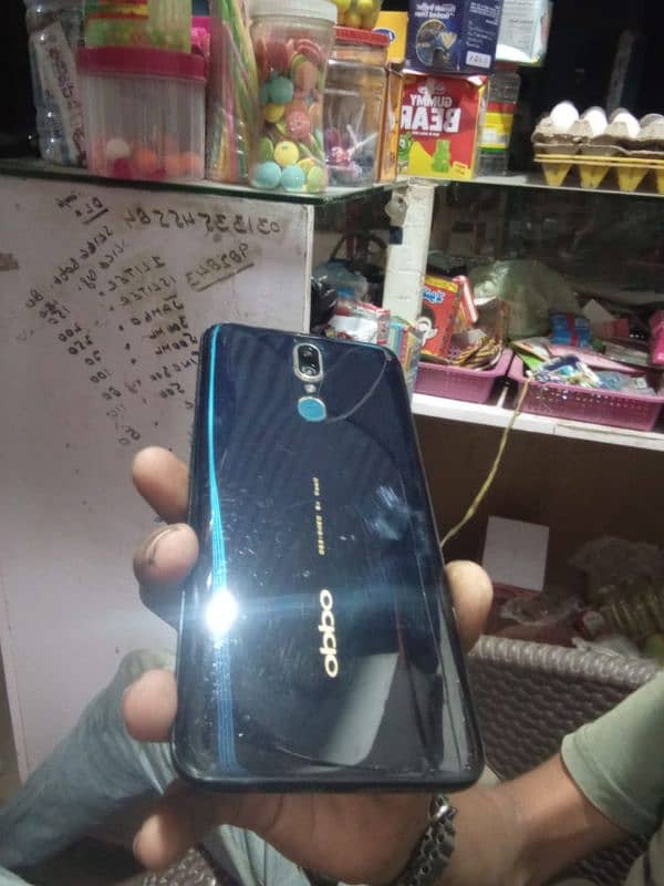 oppo f11 4,64 0