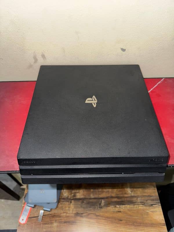 PS4 pro 1 tb 4