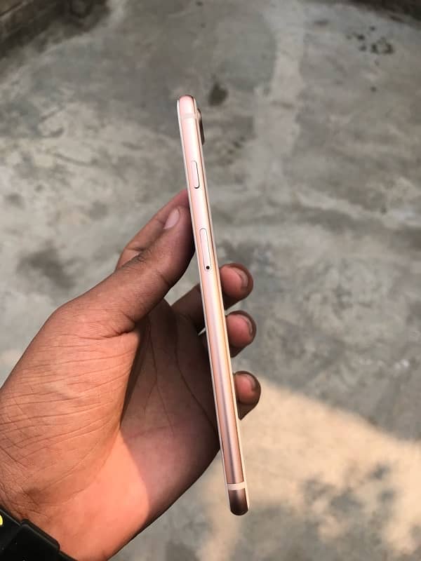 iPhone 8 Plus non ptA jv 64gb non active 2 month sim time available 4