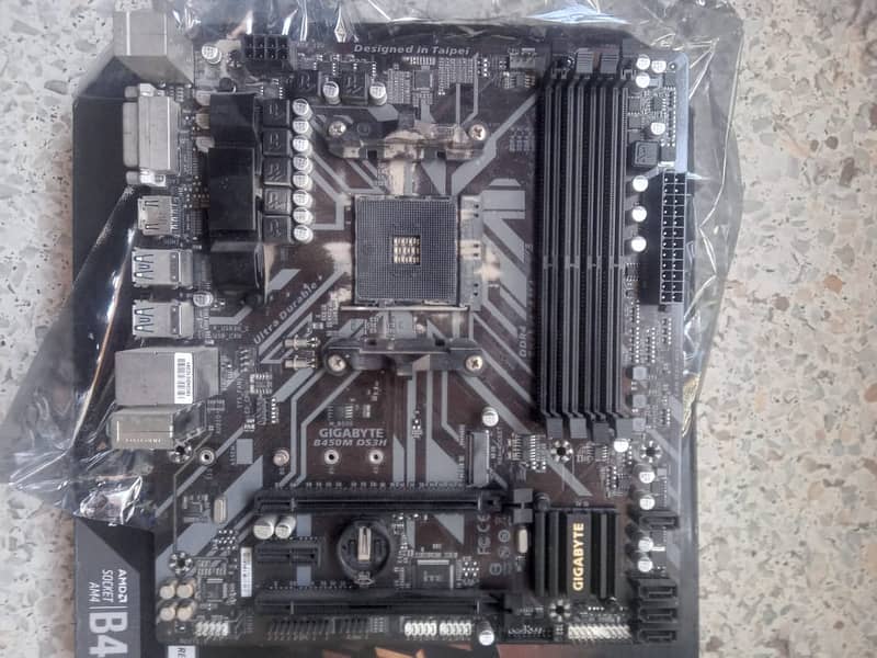 Gigabyte b450m DS3H motherboard 2