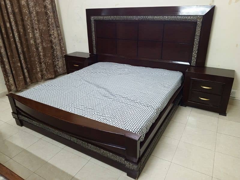 King size Bed with dressing table and side tables 6