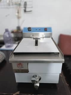 Deep fryer table top electric and gas