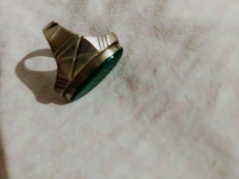 urgent sale original aqeeq stone chandi ring 4