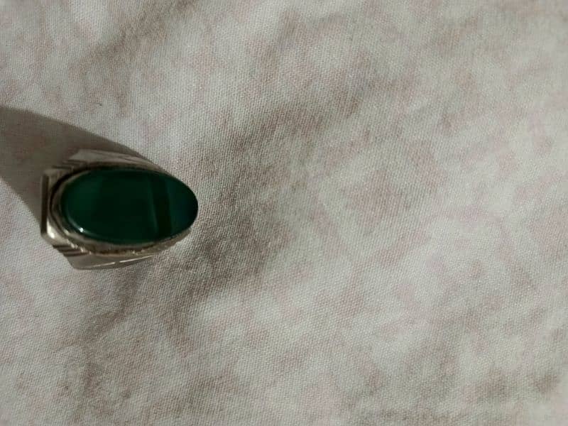 urgent sale original aqeeq stone chandi ring 6