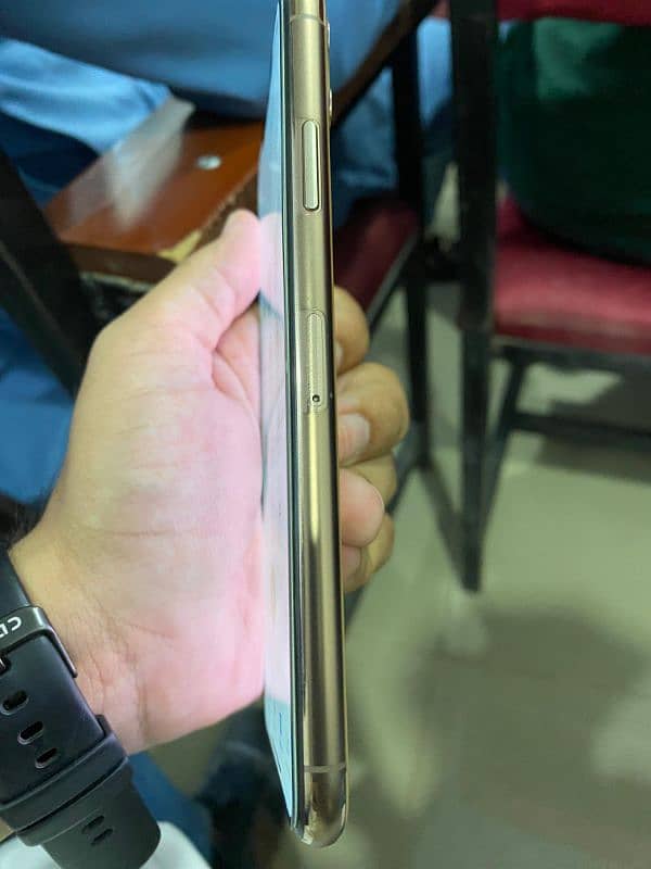 iphone 11 pro max Dual PTA approved 4