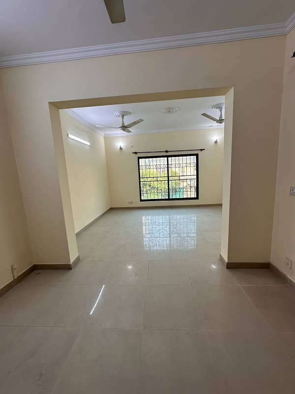 3 bedroom very vip upper portion 1