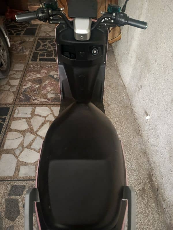 scotty full electric good condition one charge 56 klm 3