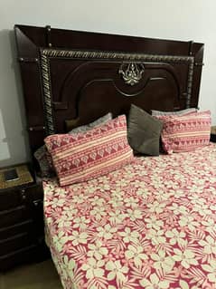 BED SET DOUBLE BED DRESSING TABLE SIDE TABLES ( used }